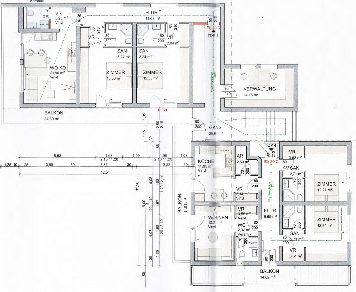 Detaillierter Grundriss mit mehreren Wohneinheiten und Balkonen.