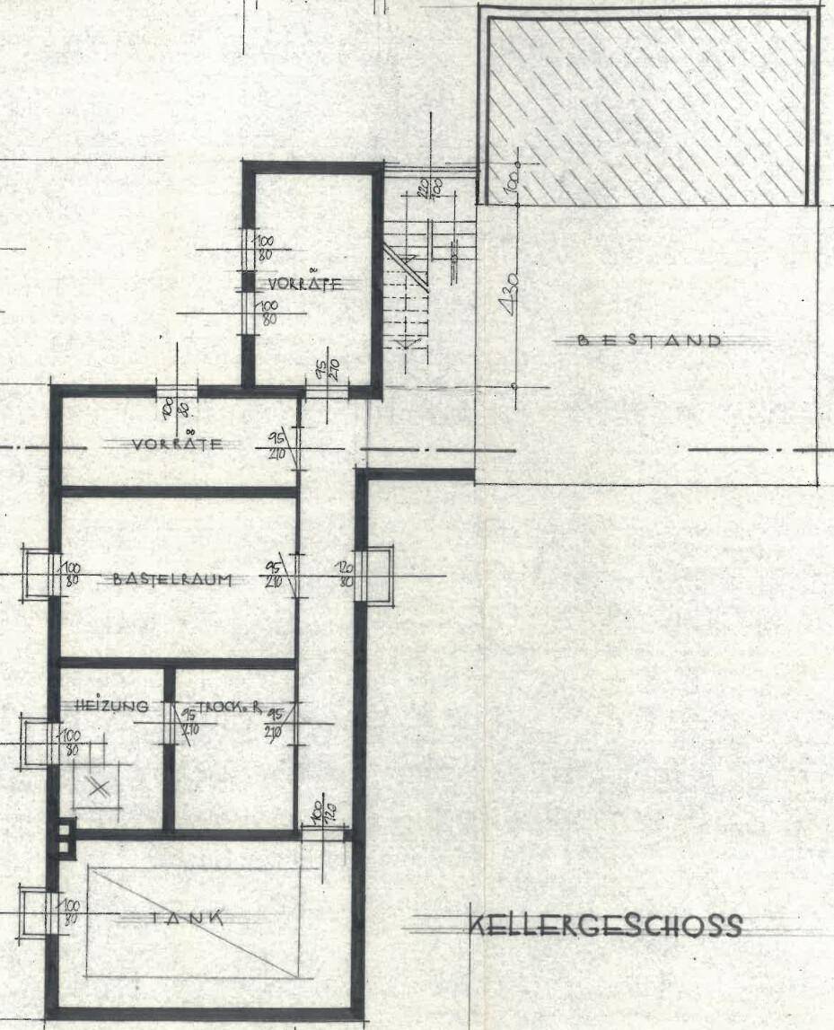 Grundriss des Kellergeschosses mit Lagerräumen und Heizungsanlage.