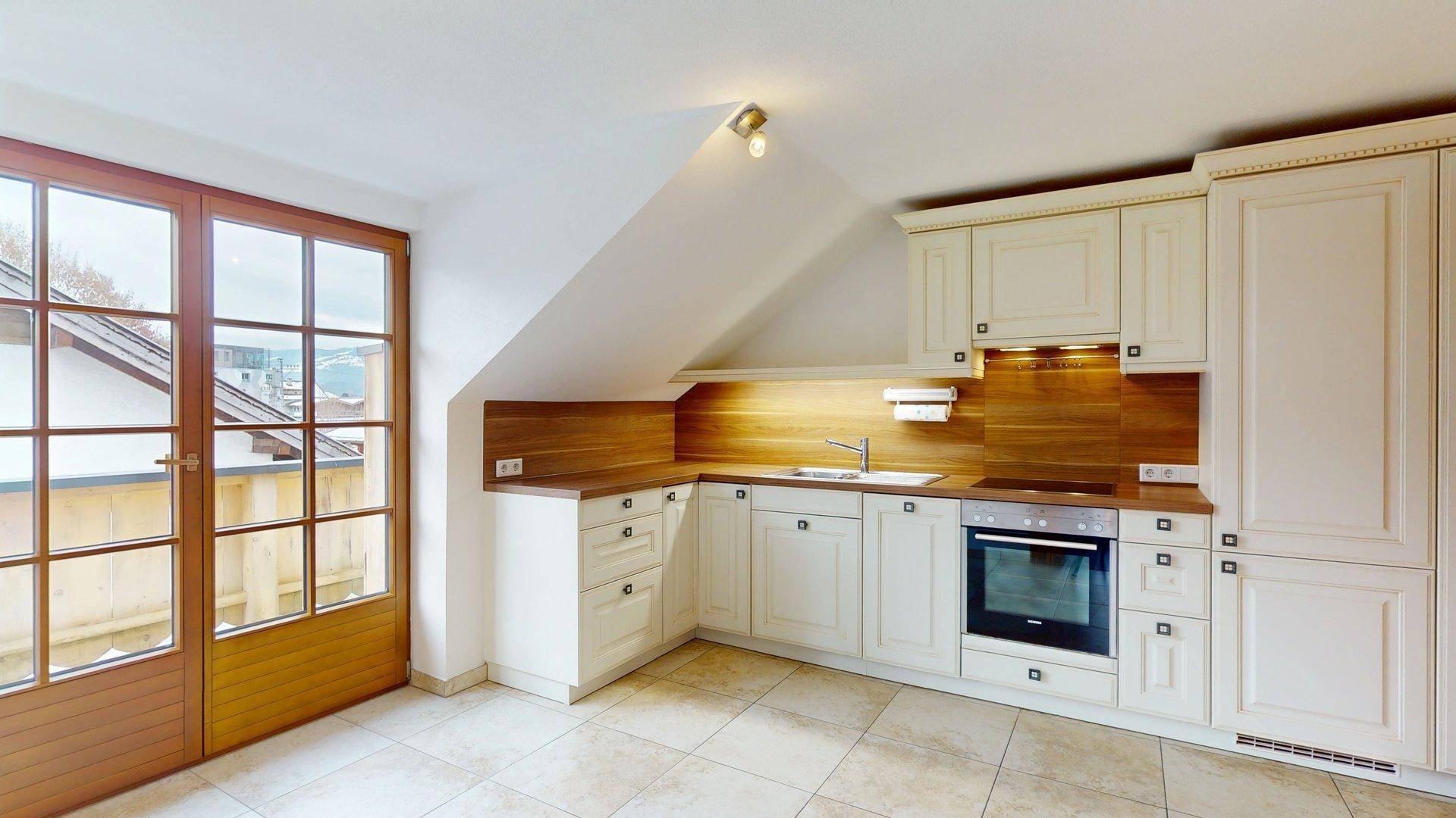 Dachgeschoßwohnung im Herzen von St. Johann in Tirol - Vista 2