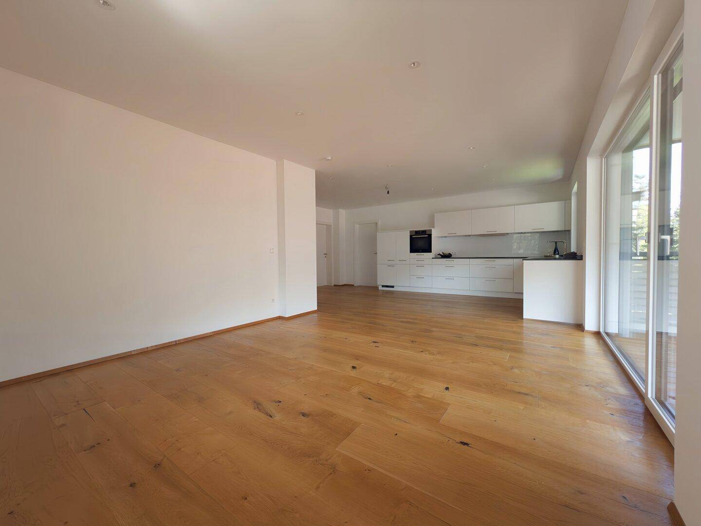 Küche mit Wohnraum