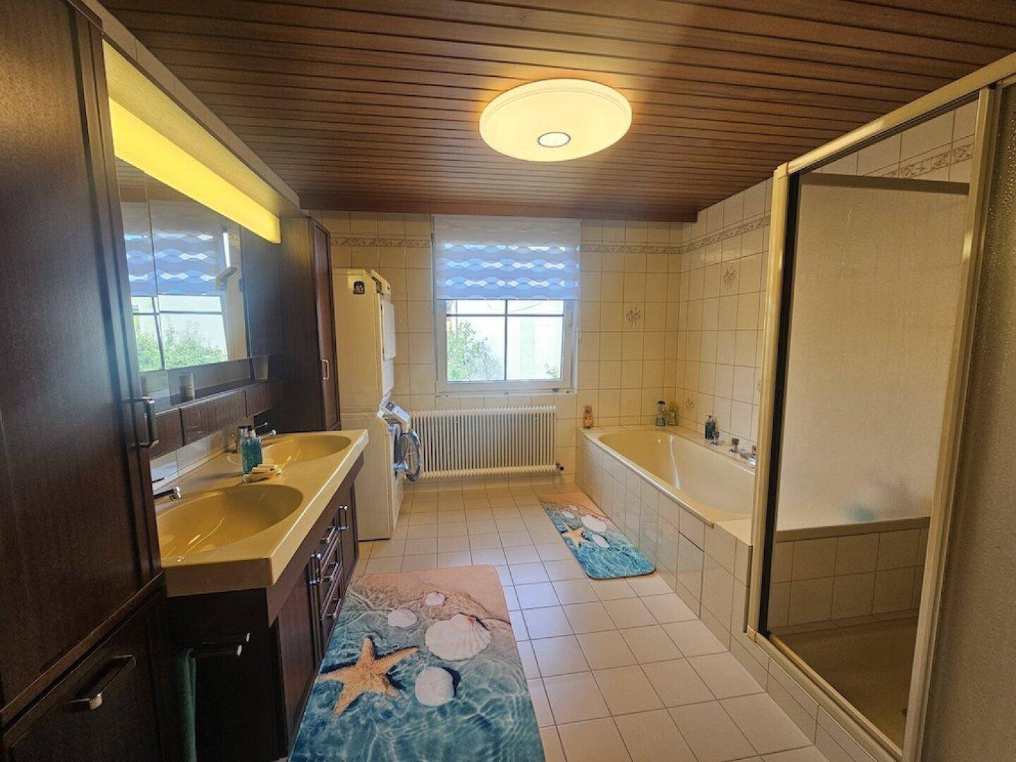 Badezimmer im OG