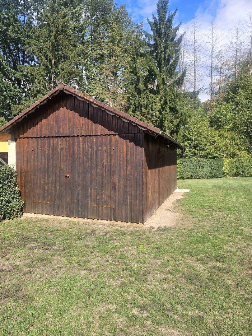 Gerätehütte im Aussenbereich ca. 6 x 4,5m