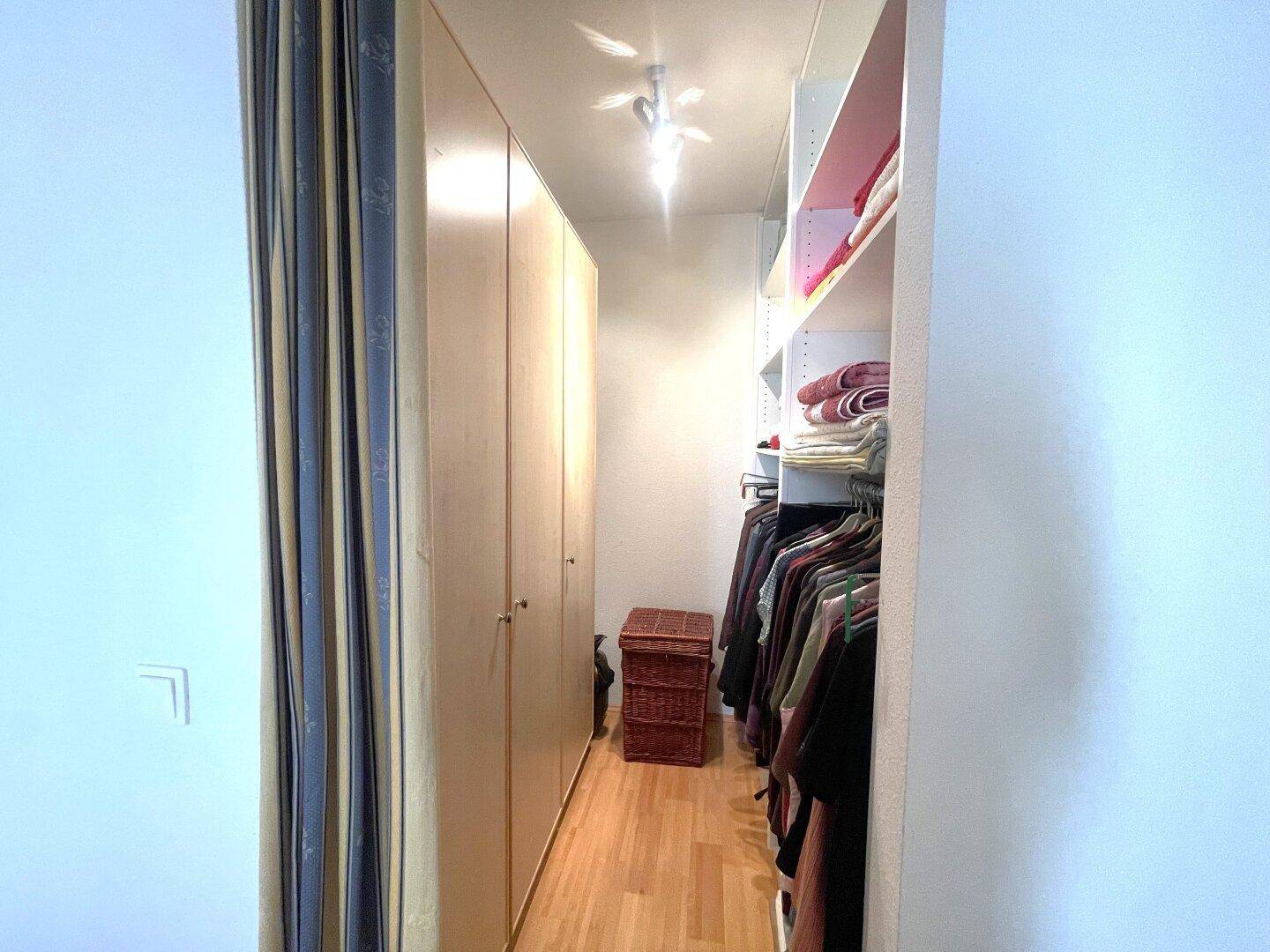 begehbarer Kleiderschrank
