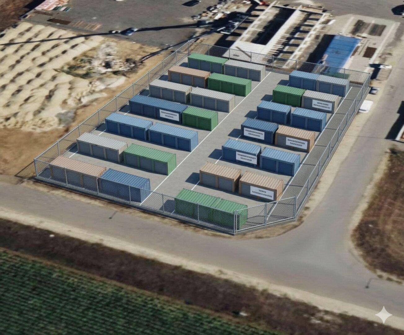 Luftaufnahme eines eingezäunten Lagerplatzes mit zahlreichen bunten Schiffscontainern.