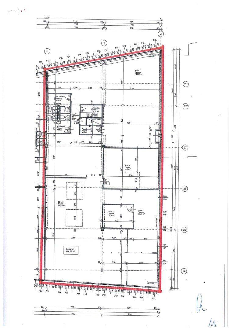 Detaillierter Grundriss mit Raumaufteilung und Bemaßungen für eine Gewerbefläche.