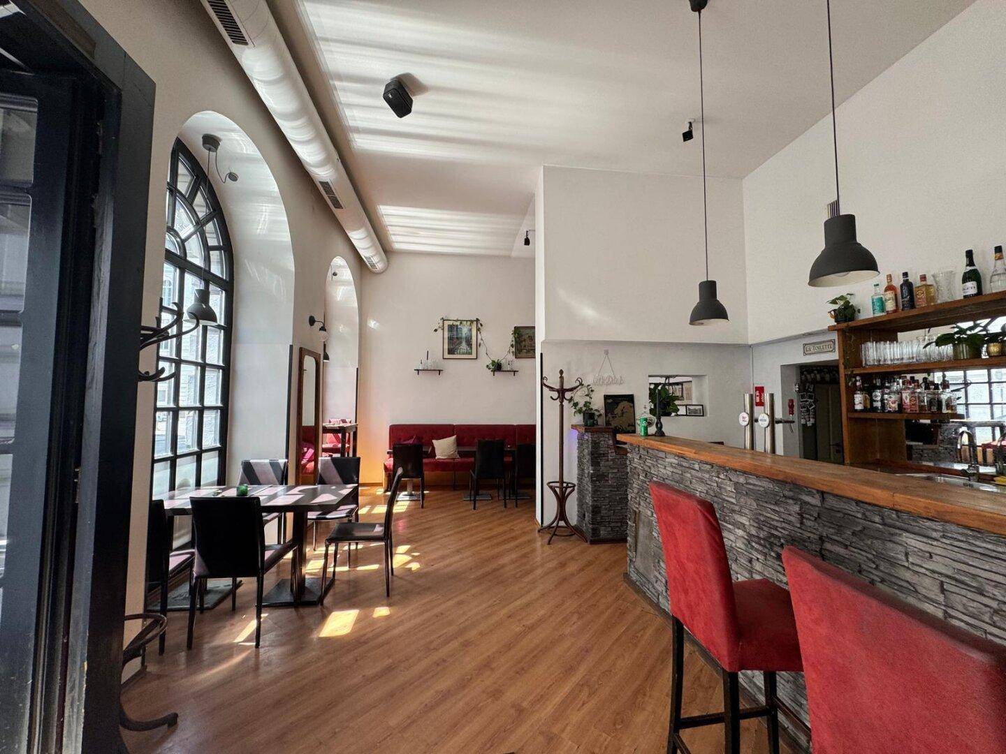 Cafe-Bar