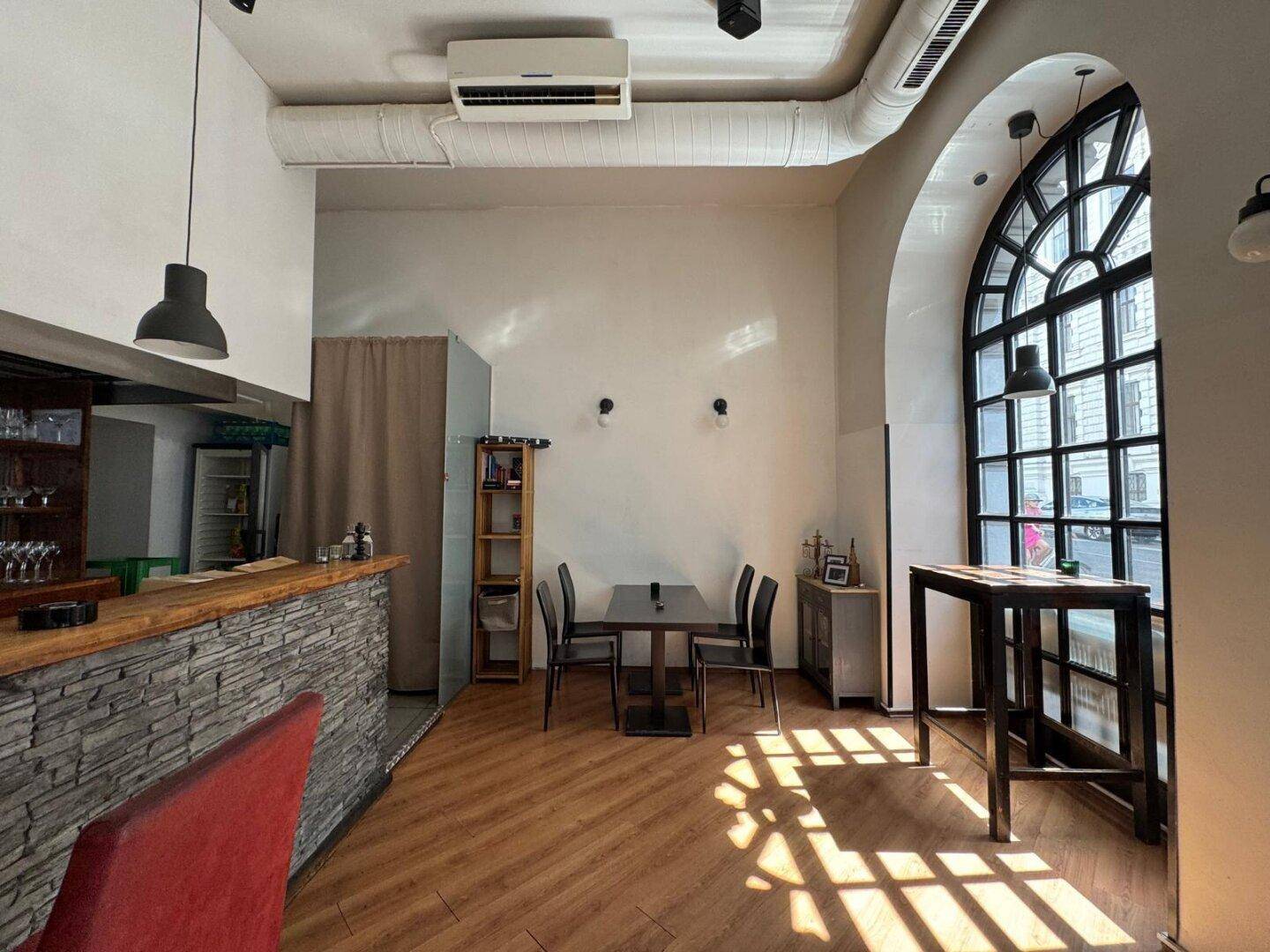 Cafe-Bar