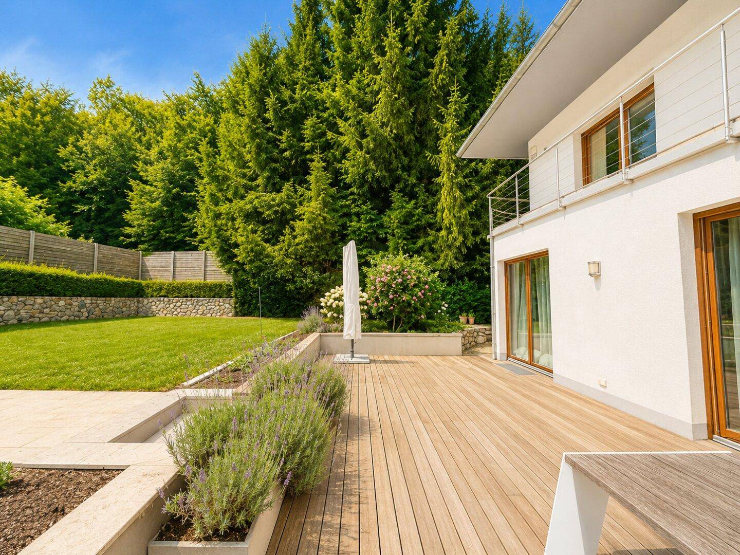 Modernes Einfamilienhaus in traumhafter Grünlage mit Pool, Sauna und exklusiver Ausstattung - Widok 2