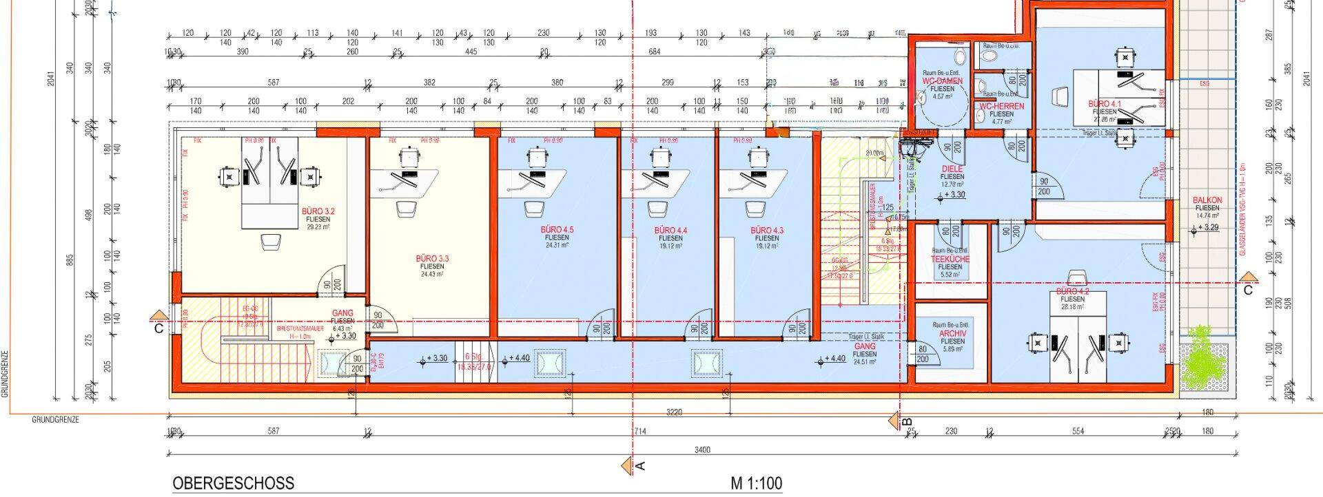 Grundriss des Obergeschosses mit mehreren Büros, Flur und Sanitärbereichen.