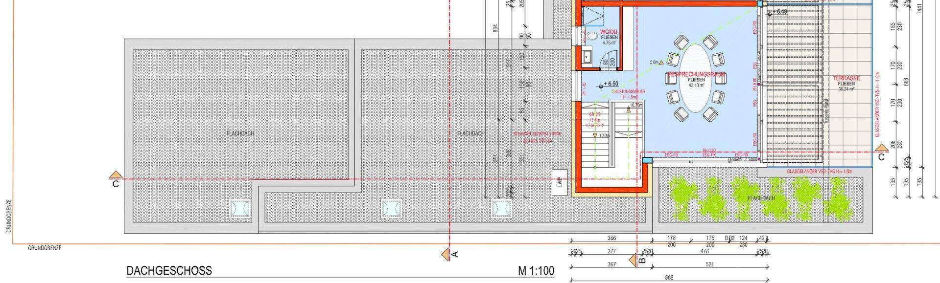 Grundriss des Dachgeschosses mit großer Terrasse und weiteren Räumlichkeiten.