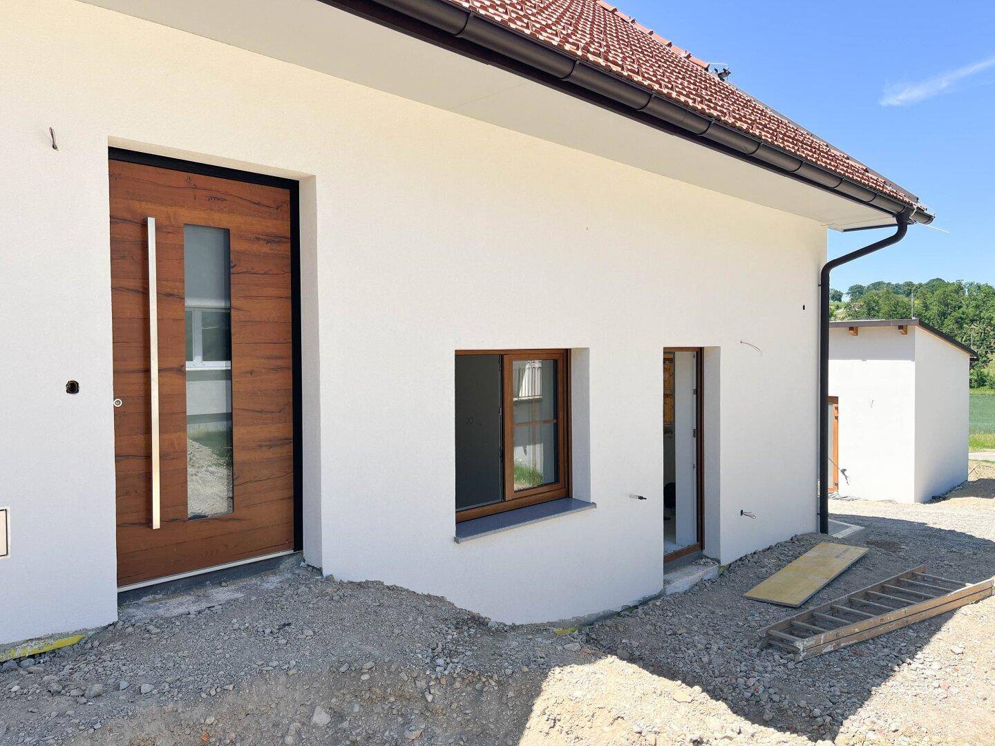 Hochwertige Neubauwohnung mit Balkon und Carpot, wohnen in absoluter Ruhe- und Grünlage – pohled 6