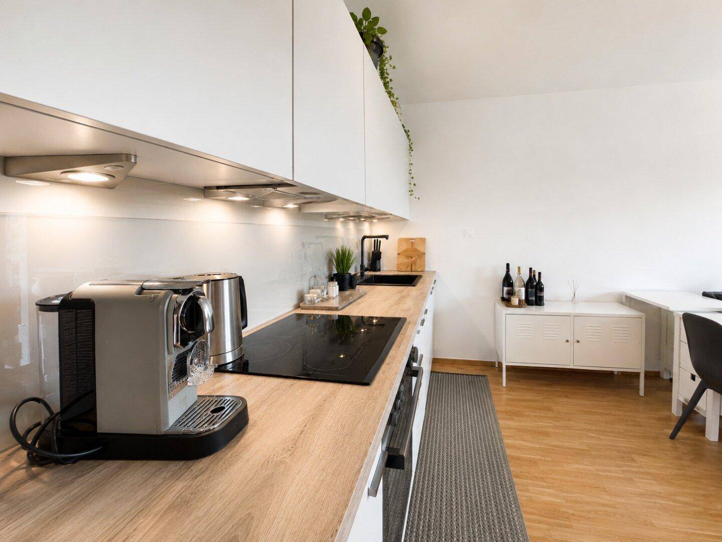 Großzügiges 2-Zimmer-Business-Apartment nahe Schönbrunn - Loggia, Fernblick aus dem 7. Obergeschoss &amp; flexible Mietdauer - Ansicht 3
