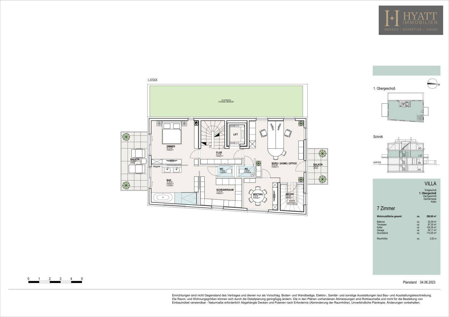 Grundriss des ersten Obergeschosses mit Schlafzimmern, Bädern, Büro und Balkonen.