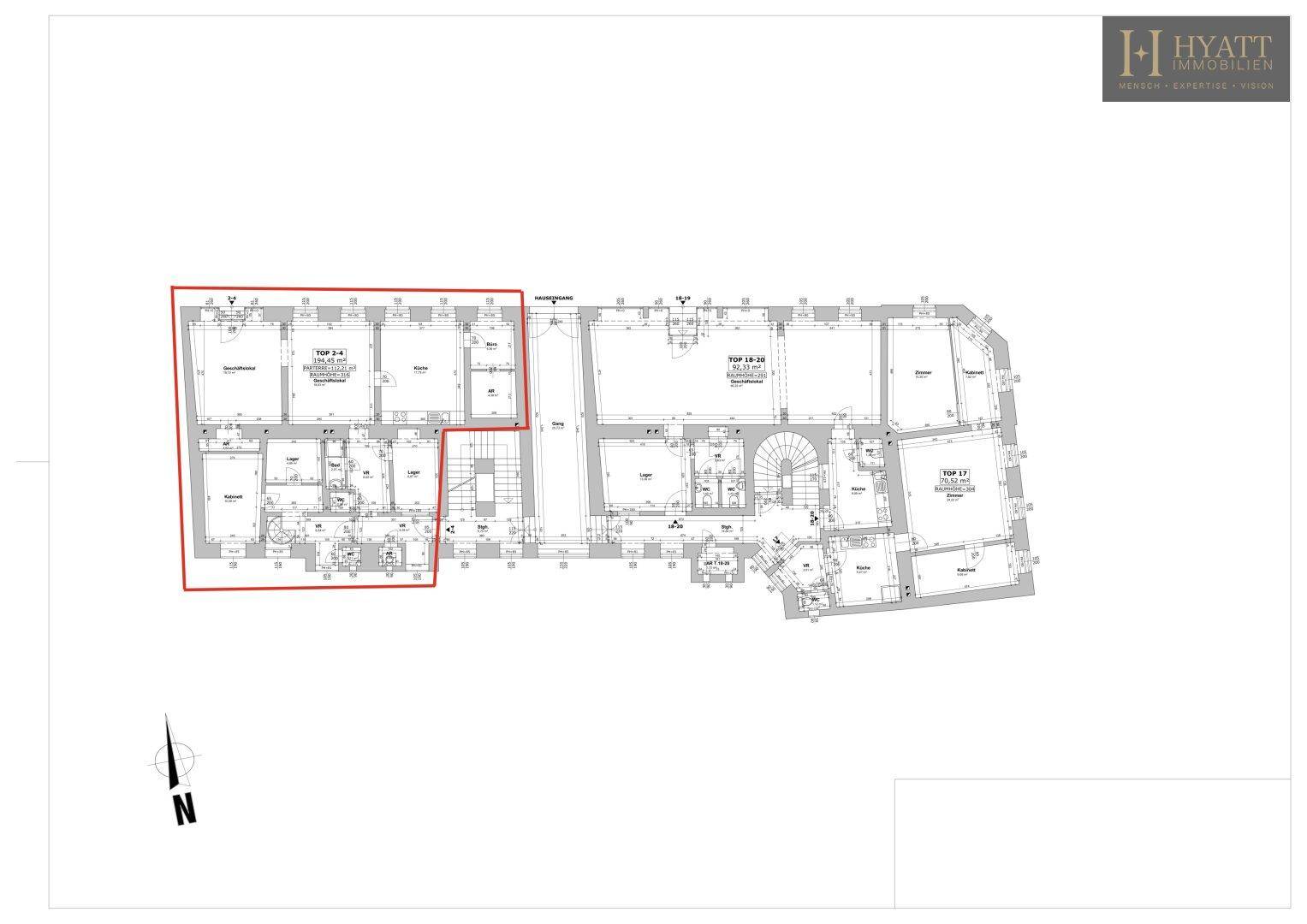 Grundrissplan einer Etage mit mehreren Räumen und einer markierten Einheit.