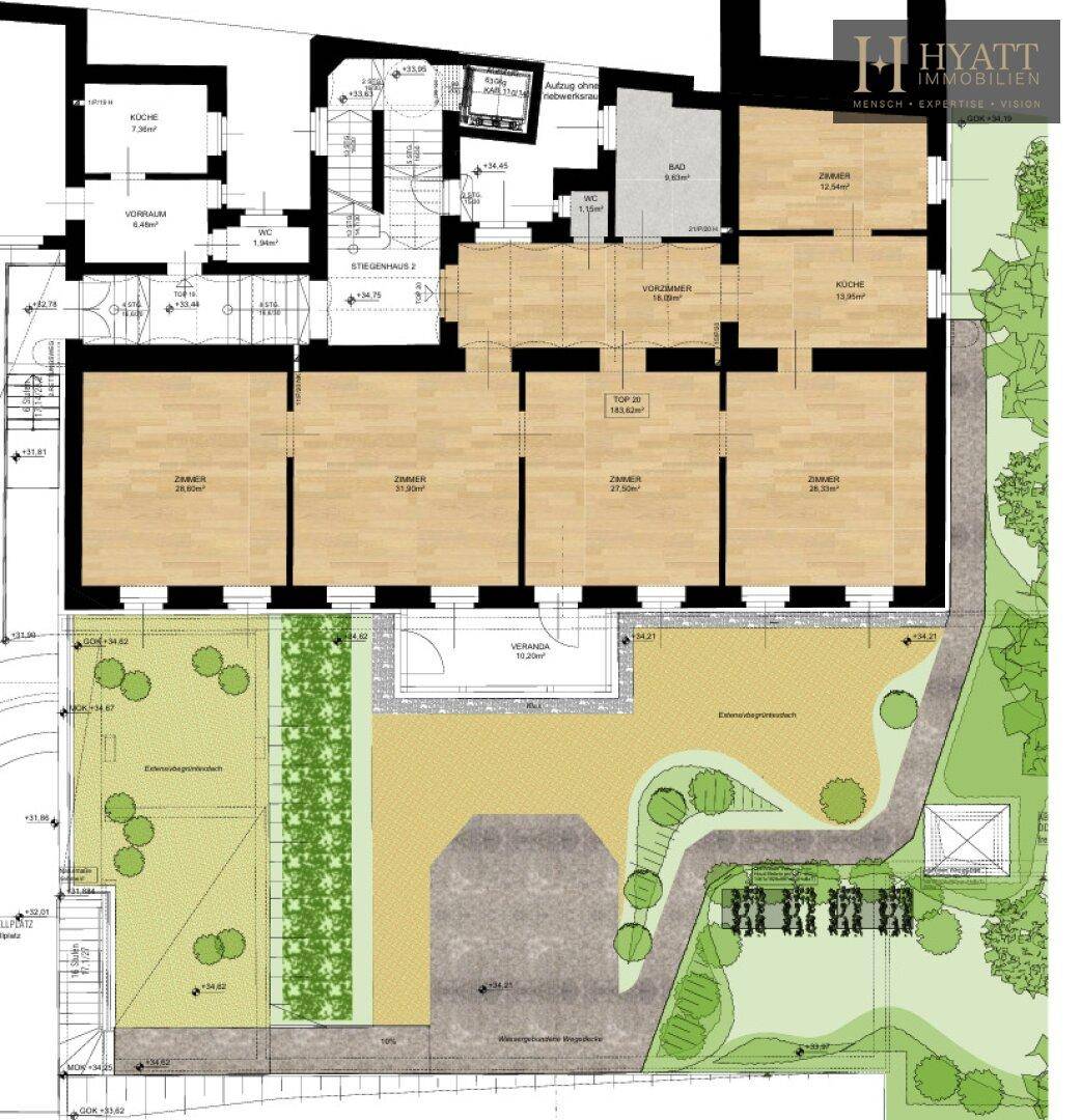 Grundrissplan mit mehreren Zimmern, Veranda und angrenzendem Gartenbereich.
