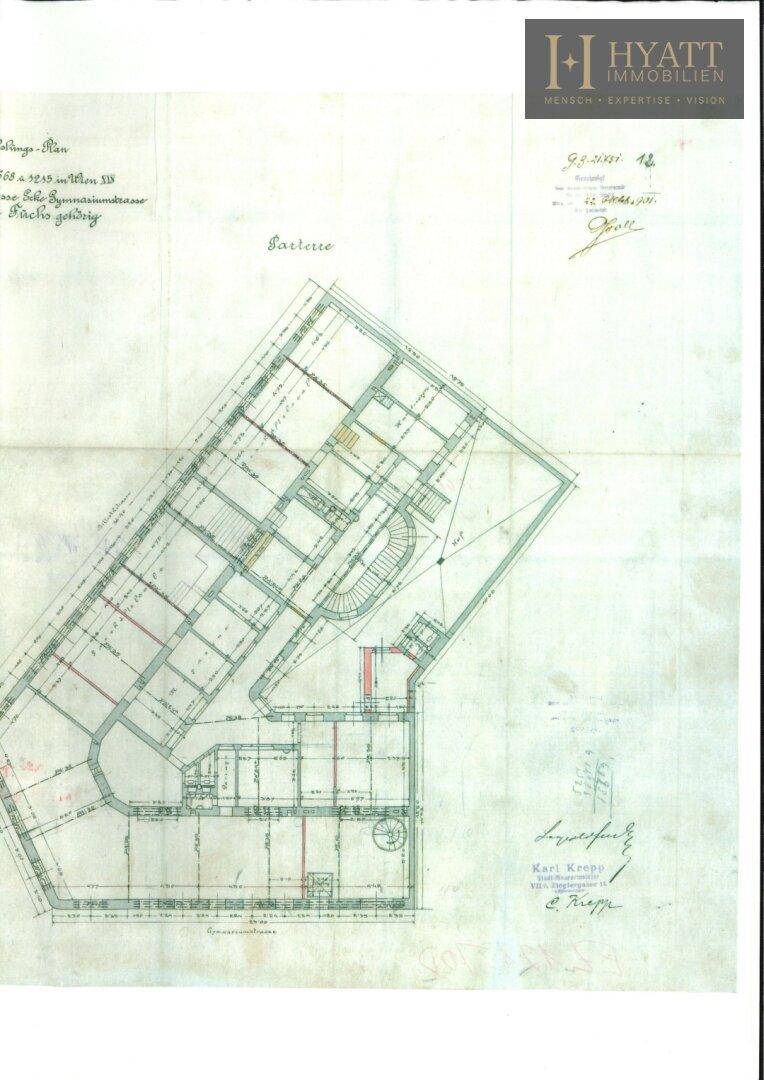 Detaillierter historischer Grundriss eines Gebäudes mit verschiedenen Räumen und Treppenhaus.