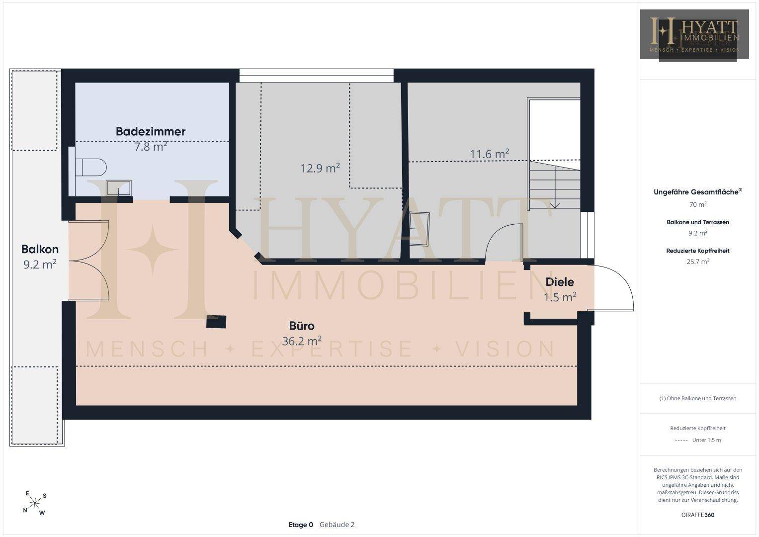 Grundriss der Etage 0 von Gebäude 2 mit Büro, Badezimmer und Balkon.