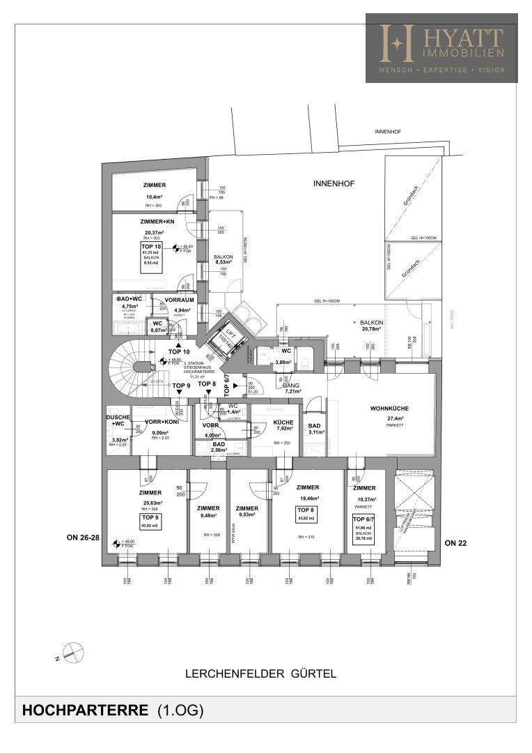 Grundriss des Hochparterres mit verschiedenen Wohnungen, Balkonen und Zugang zum Innenhof.