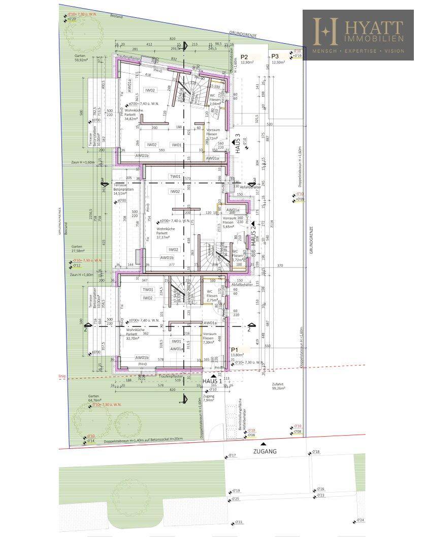 Detaillierter Grundrissplan mit der Aufteilung von drei Reihenhäusern und ihren Außenbereichen.