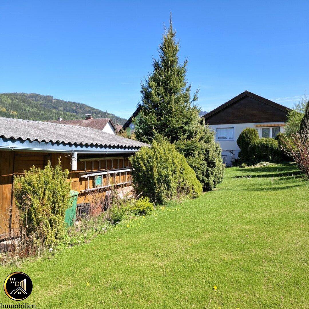 Einfamilienhaus am Land – hier wird der sonnige Garten zur Oase der Ruhe mit Sommerzauber im Gartenhäuschen. – pohled 5