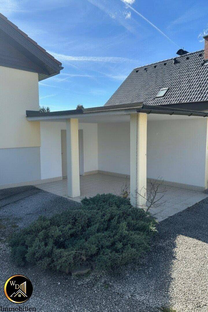 Einfamilienhaus am Land – hier wird der sonnige Garten zur Oase der Ruhe mit Sommerzauber im Gartenhäuschen. – pohled 2