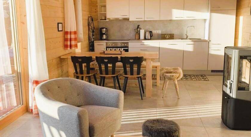 Almresi Wohnzimmer 1