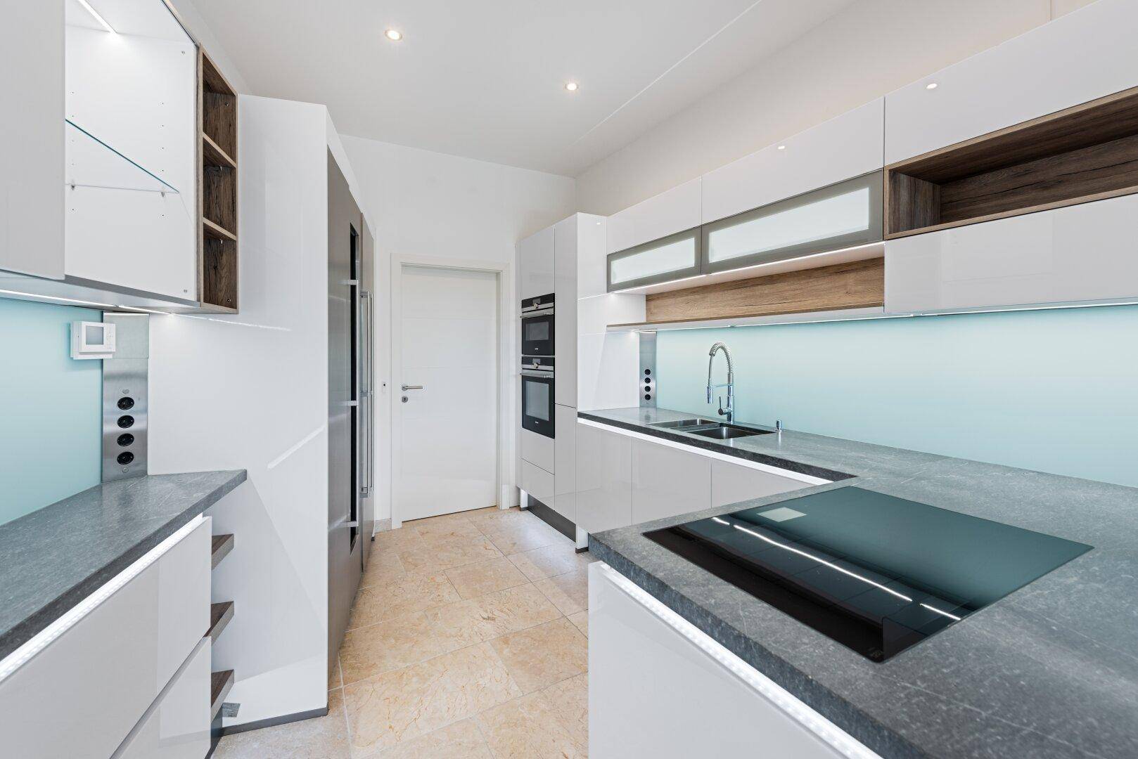 Exklusive Neubauvilla mit Indoor Pool, privater Wellnessoase und Panoramablick über den Wienerwald - Ansicht 3