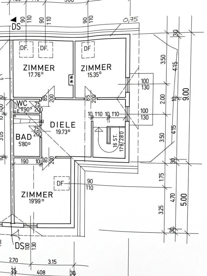 Grundrissplan des Obergeschosses mit drei Zimmern, Bad und WC.