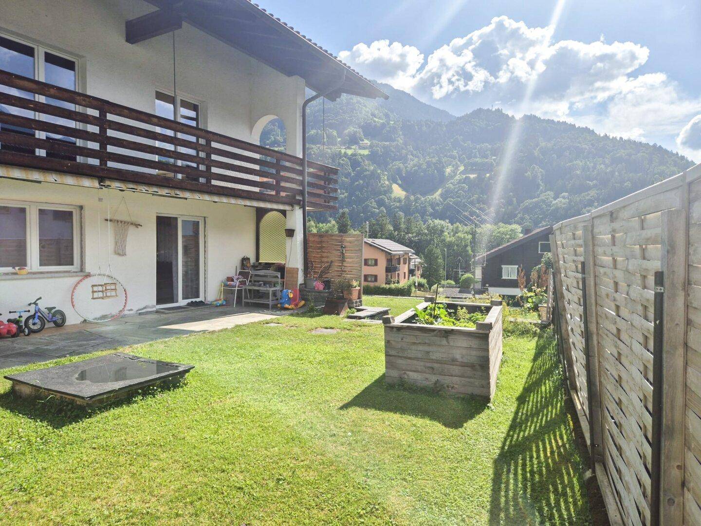 Charmantes Mehrfamilienhaus in Vandans mit Balkon und Terrasse – pohled 3