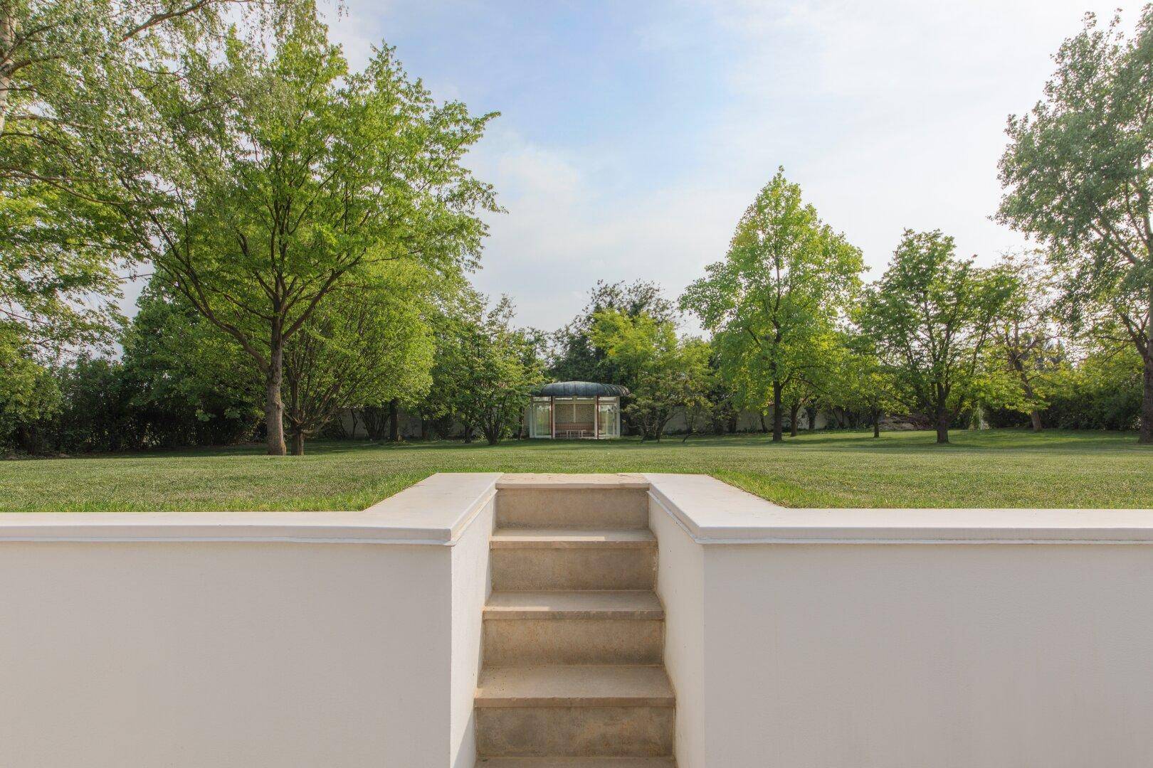 Weg zum romantischen Pavillon
