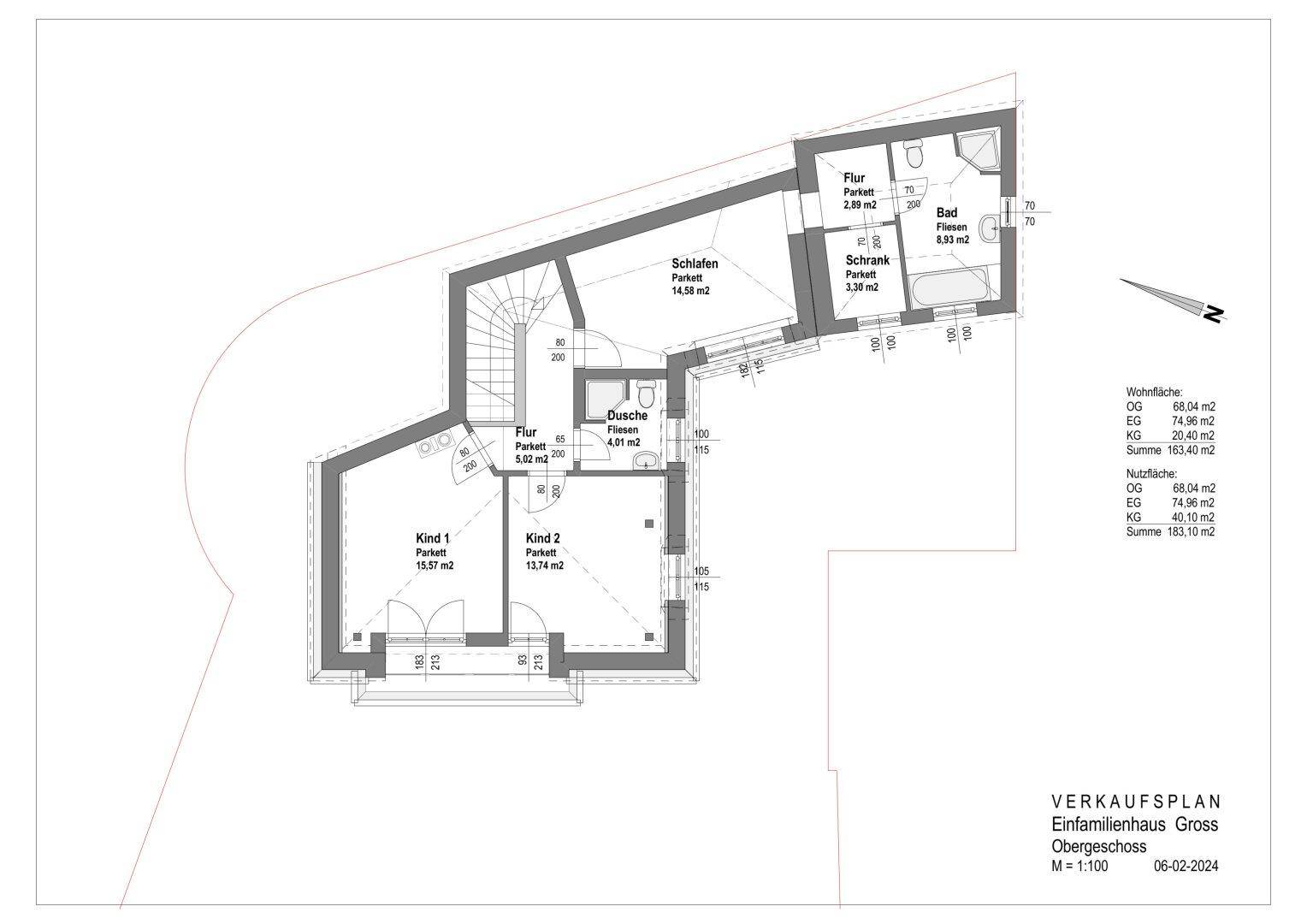 Grundriss des Obergeschosses mit zwei Kinderzimmern, Schlafzimmer und zwei Bädern.