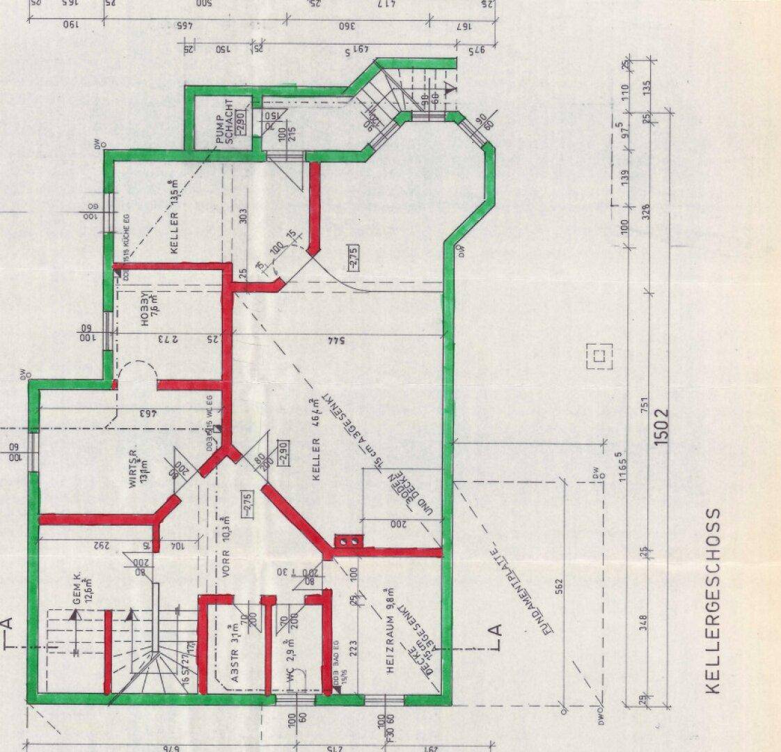 Grundriss des Kellergeschosses mit verschiedenen Kellerräumen, Hobbyraum, Heizraum und separatem WC.