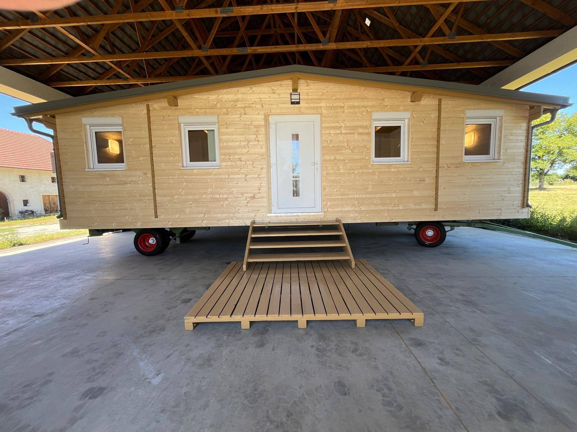 Tiny (mobil) Holzhaus auf Anhänger Fahrgestell – pohled 2