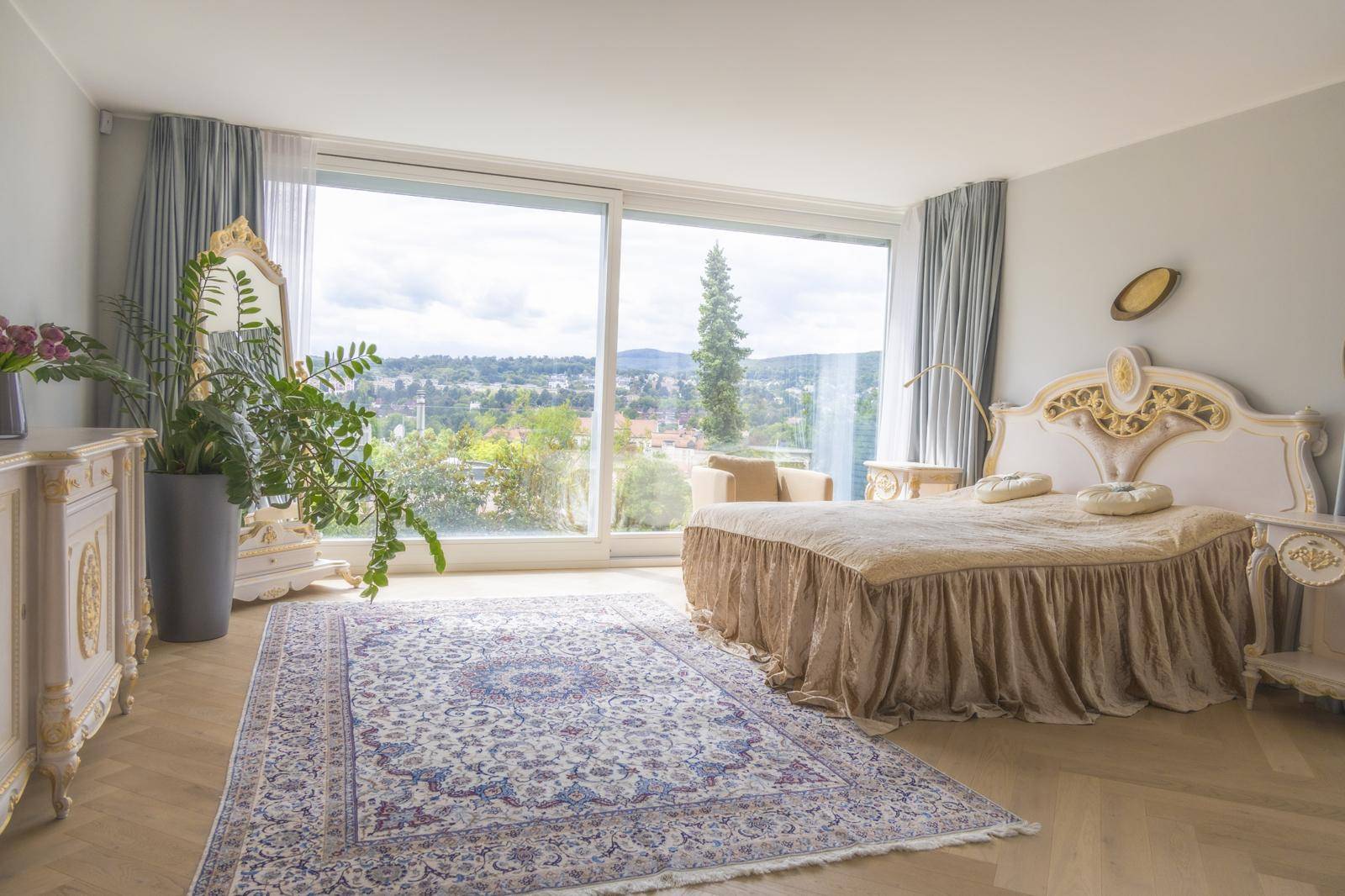 Haus mit 384 m² und Terrasse in Hietzing, Hietzing