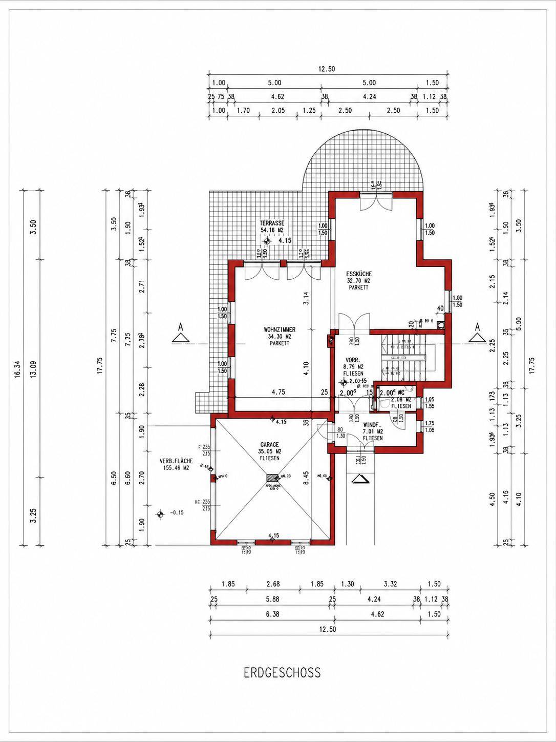 Grundriss des Erdgeschosses mit Wohnzimmer, Küche, Terrasse und integrierter Garage.