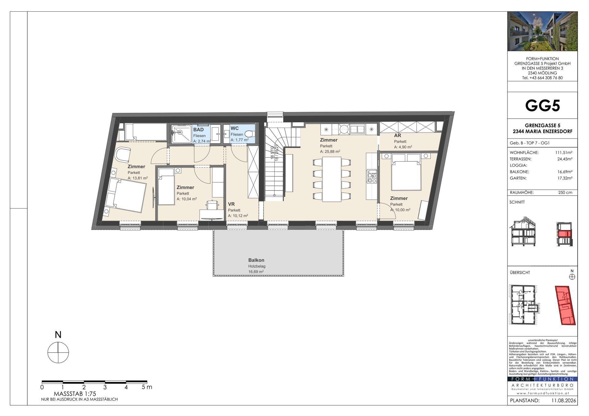 Grundriss des ersten Obergeschosses mit Schlafzimmern, Bad und Balkon.