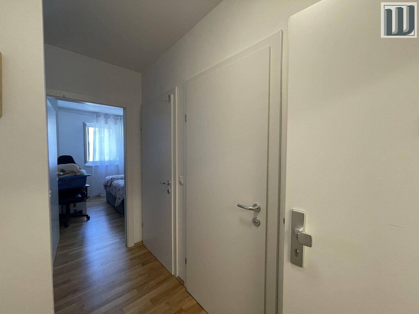 Neuwertige 2-Zi Wohnung mit Loggia, Garage &amp; Fußbodenheizung in Wiener Neustadt! - Widok 6