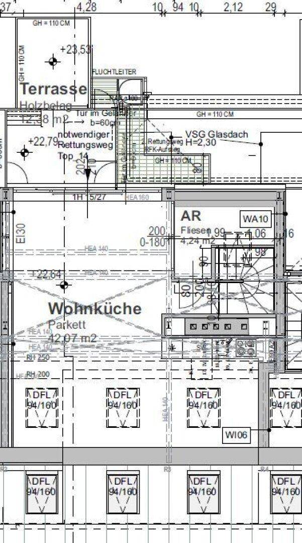 Detaillierter Grundriss des Dachgeschosses mit Wohnküche und großer Terrasse.