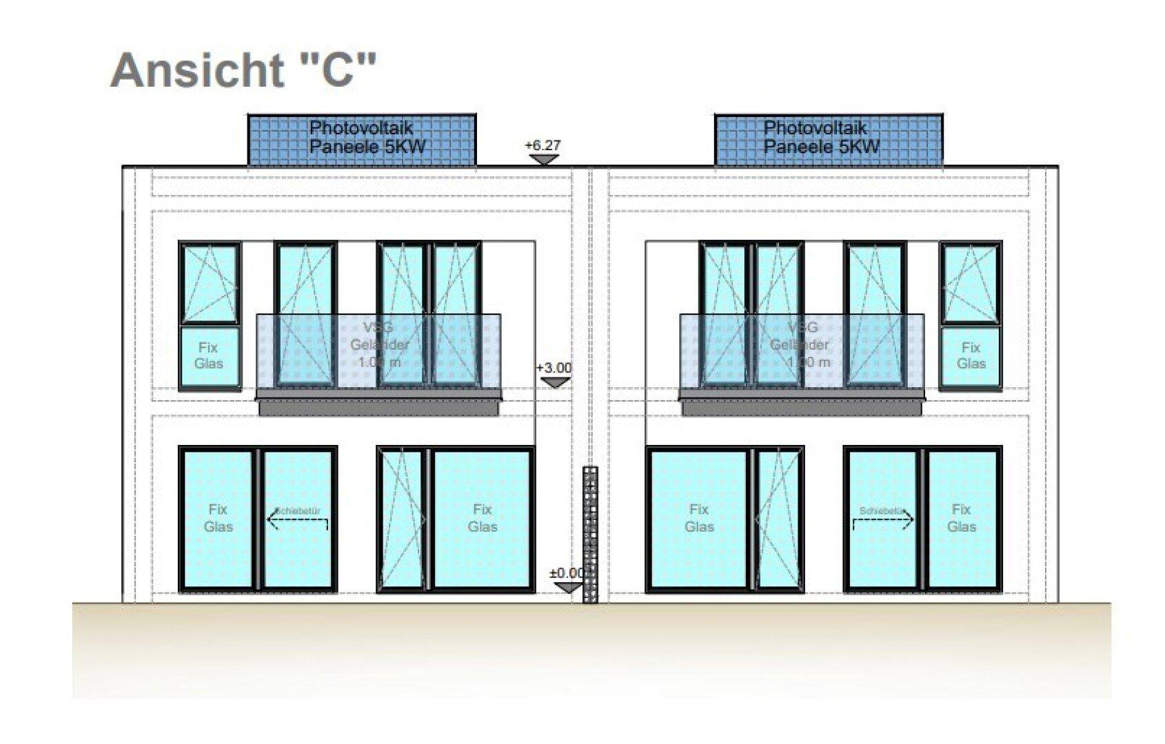 Rückansicht eines Doppelhauses mit Balkonen, großen Fenstern und Photovoltaik-Paneelen auf dem Dach.