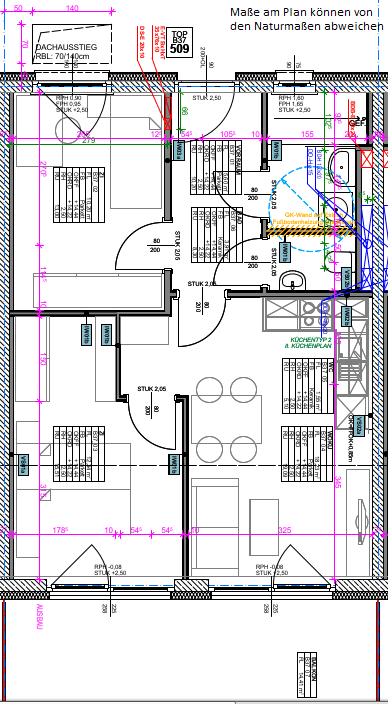 Detaillierter Grundriss einer Wohnung mit mehreren Zimmern und Balkonzugang.