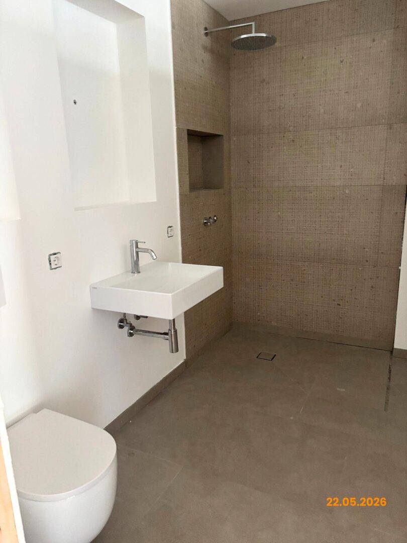 Luxuriöses Wohnen in direkter Seenähe – Neubau in Unterach – pohled 4