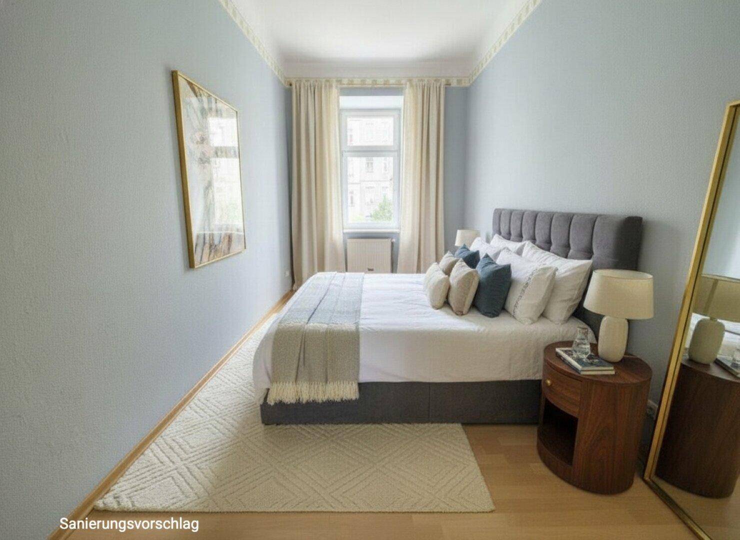 Gemütliches Schlafzimmer mit hellem Holzboden, blau gestrichenen Wänden und großem Bett.