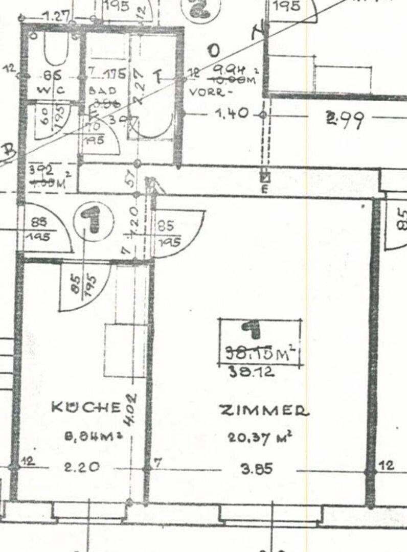 Grundrissplan zeigt die Aufteilung der Räume mit Küche, Zimmer und Bad.