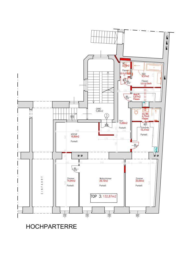 Grundriss der Hochparterre-Wohnung mit drei Zimmern, Küche und zwei Bädern.