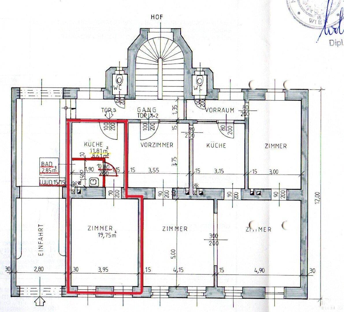 Detaillierter Grundrissplan einer Wohnung mit mehreren Zimmern, separater Küche, Bad und Gäste-WC.
