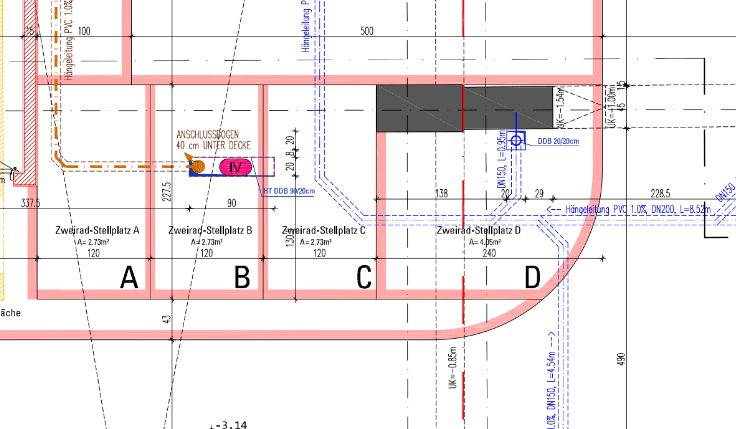 Grundrissplan einer Tiefgarage mit mehreren markierten Stellplätzen und technischen Details.