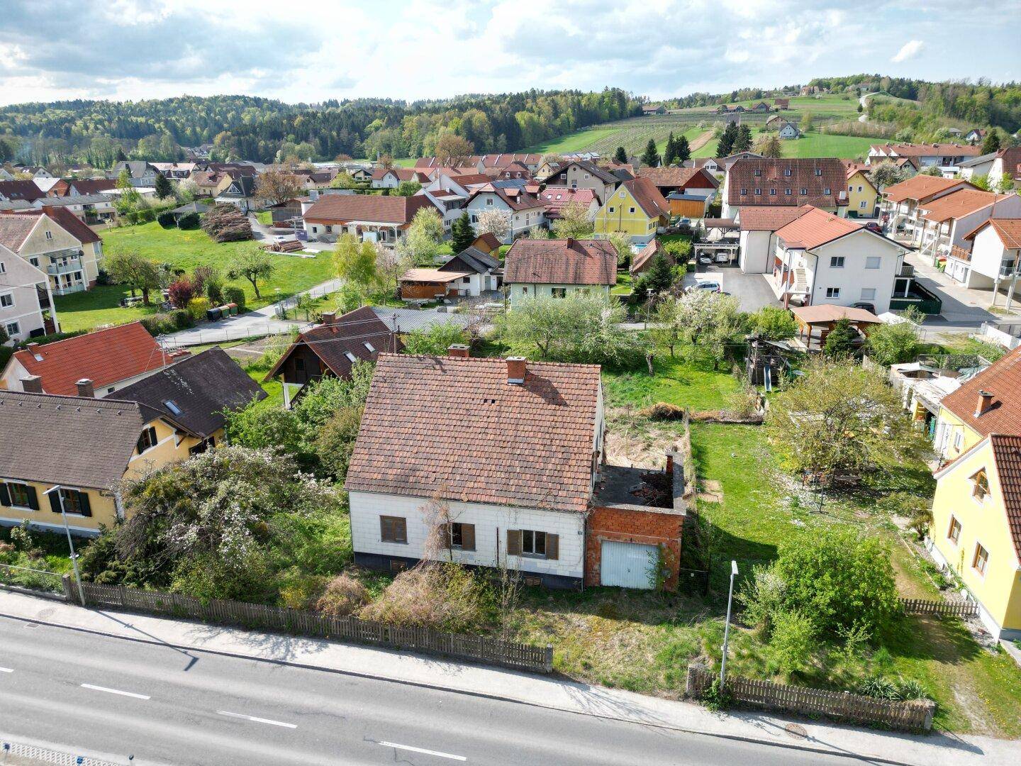 Zentral in Eggersdorf bei Graz: Haus mit Garten &amp; Potenzial für junge Familien (Preis-Hit!) - Ansicht 2