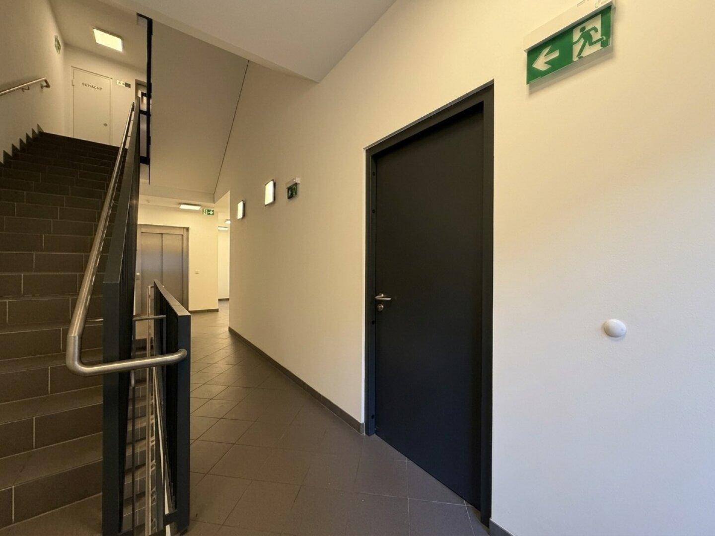 Zugang zum Lager im EG