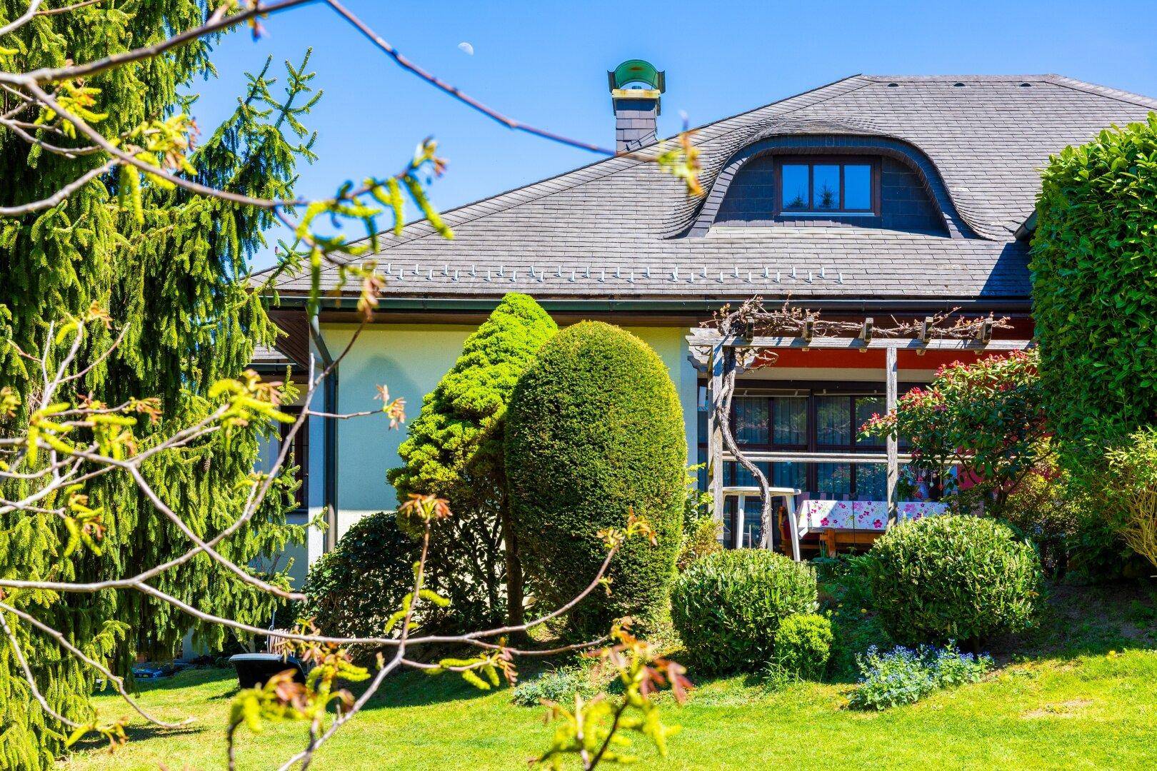 Waltendorf: Großzügige Villa auf 1.120 m² Grundstück | WA 0,3–0,6 - Ansicht 4