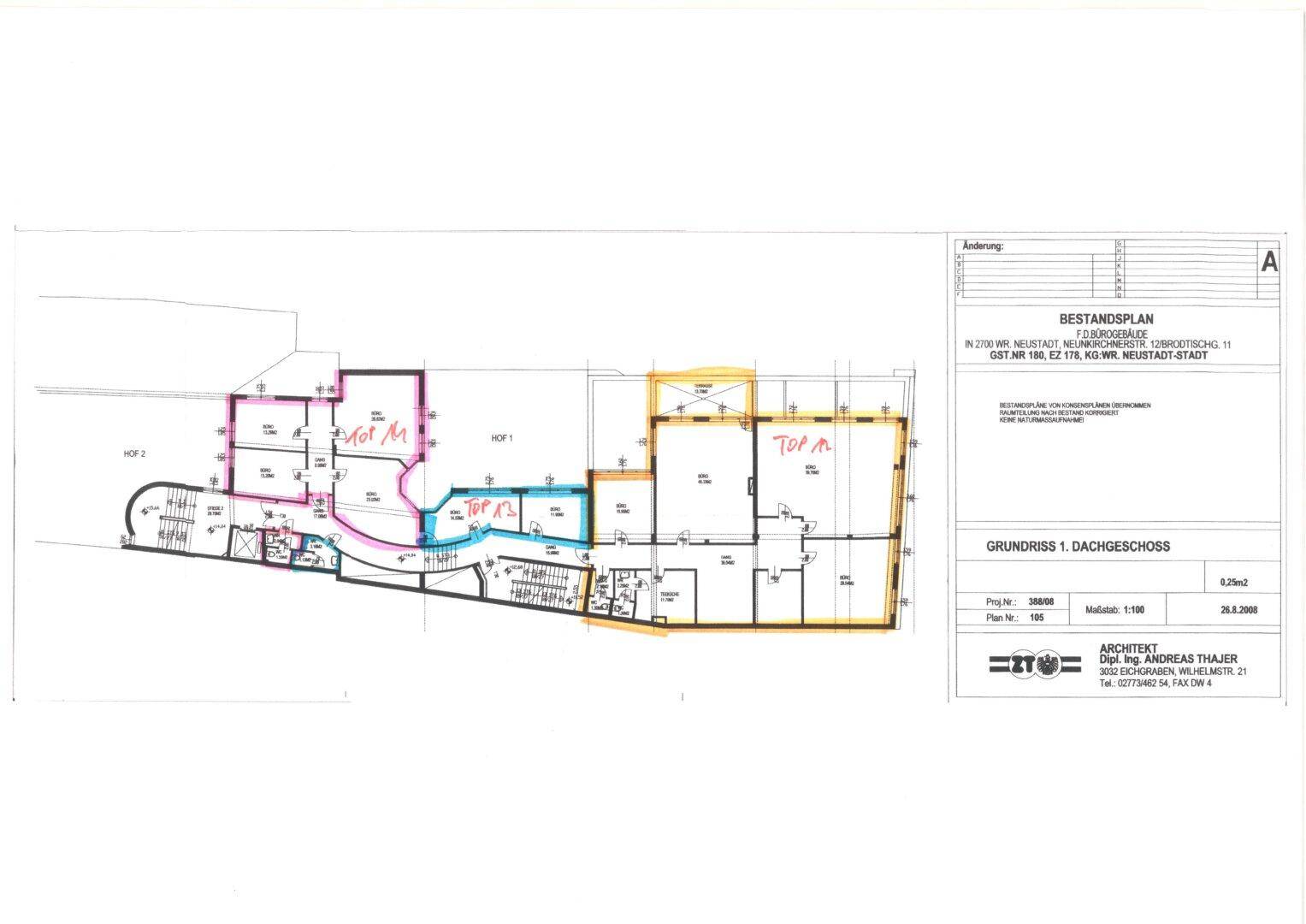 Grundriss des 1. Dachgeschosses mit verschiedenen Wohneinheiten, Balkonen und deutlichen Dachschrägen.